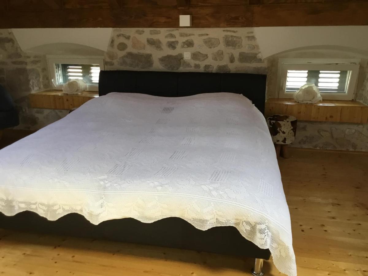 Stein Haus Villa Пировац Екстериор снимка